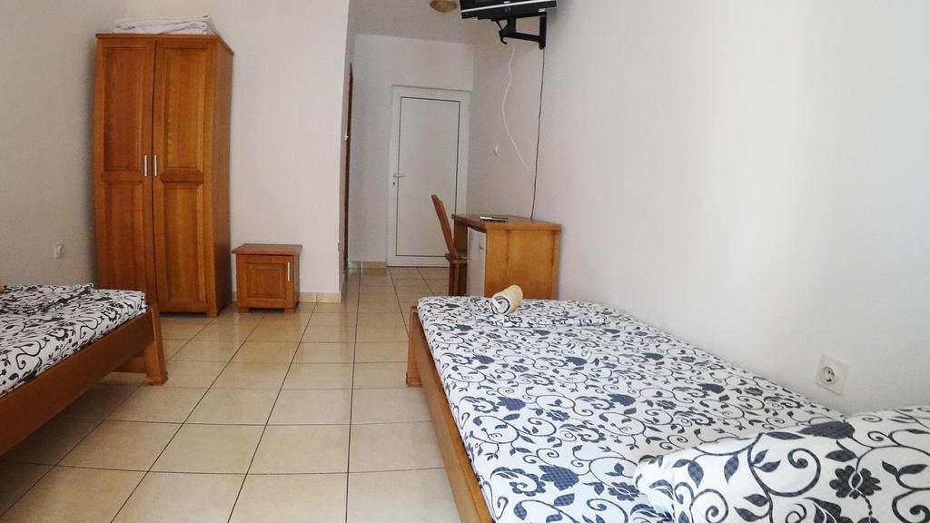 Guesthouse Sun Hostel Будва Екстер'єр фото