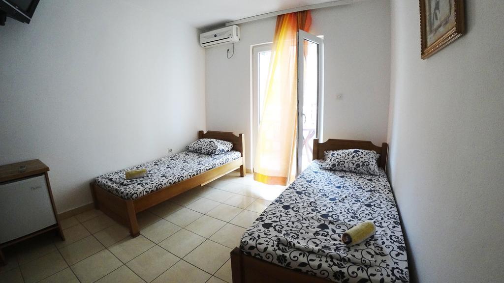 Guesthouse Sun Hostel Будва Екстер'єр фото