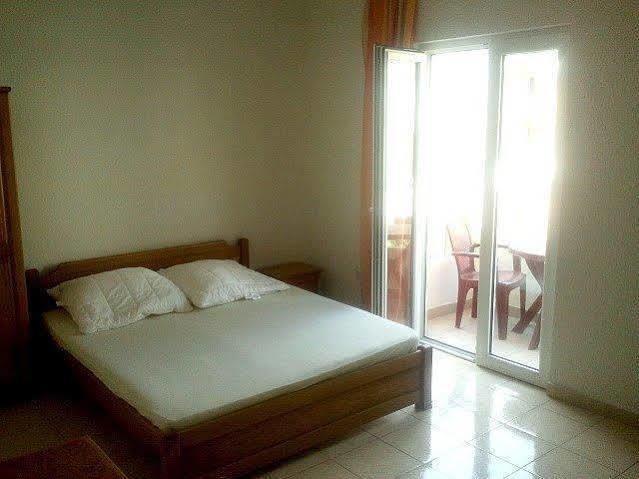 Guesthouse Sun Hostel Будва Екстер'єр фото