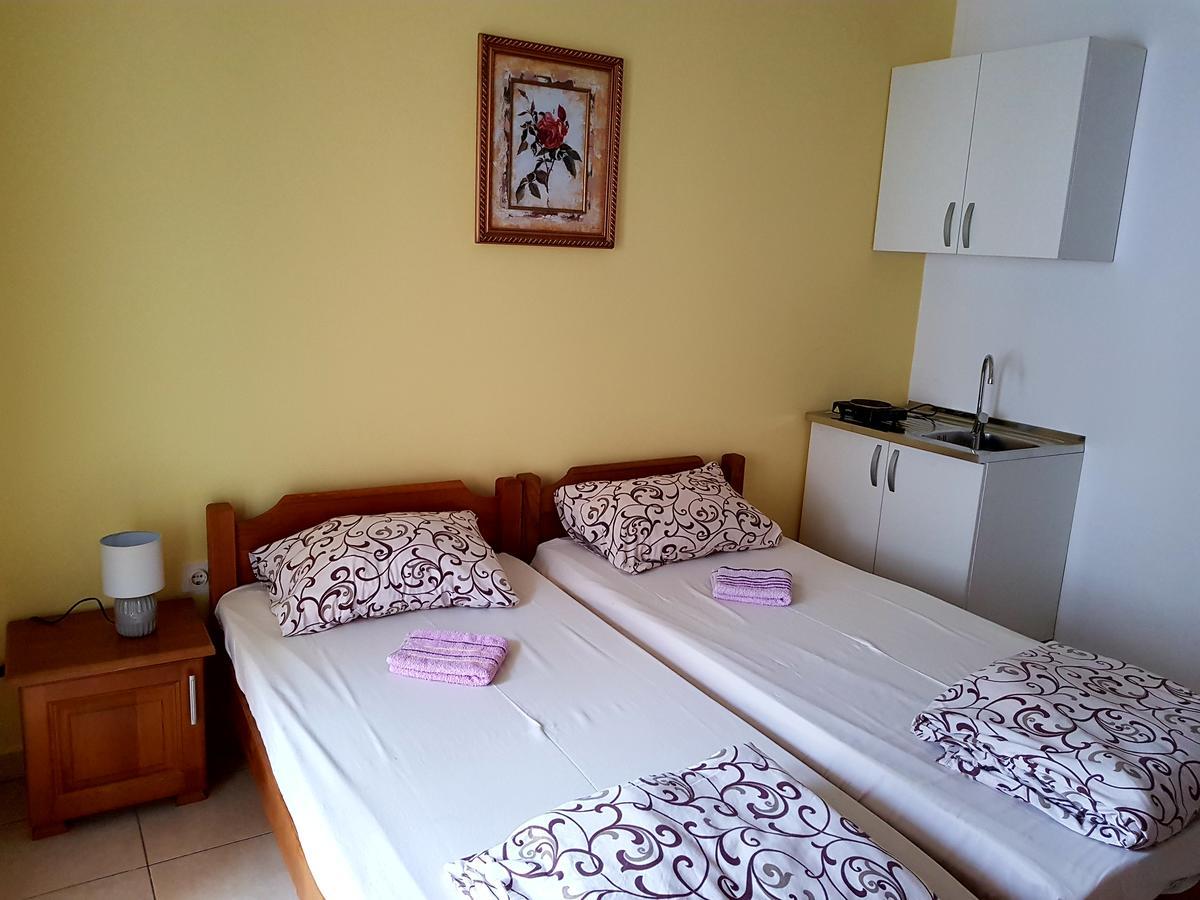 Guesthouse Sun Hostel Будва Екстер'єр фото