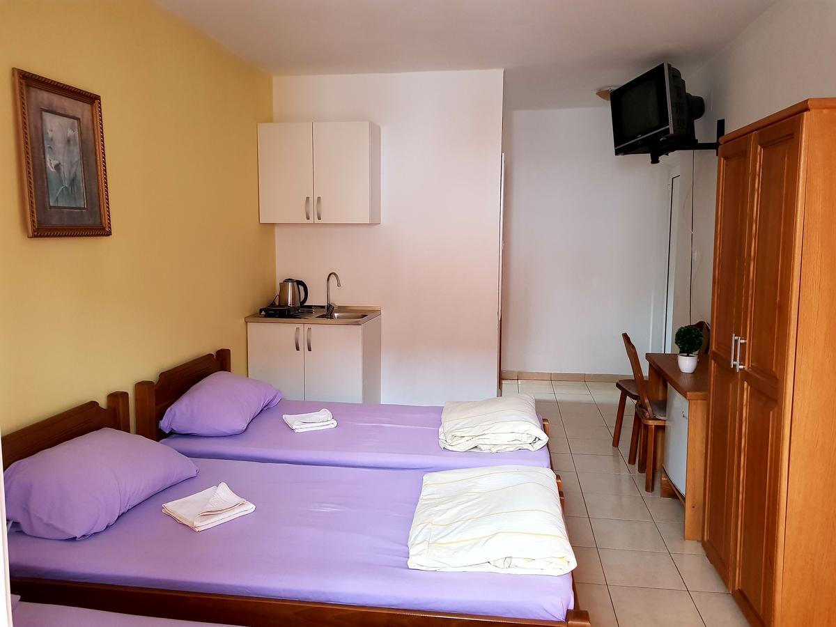 Guesthouse Sun Hostel Будва Екстер'єр фото