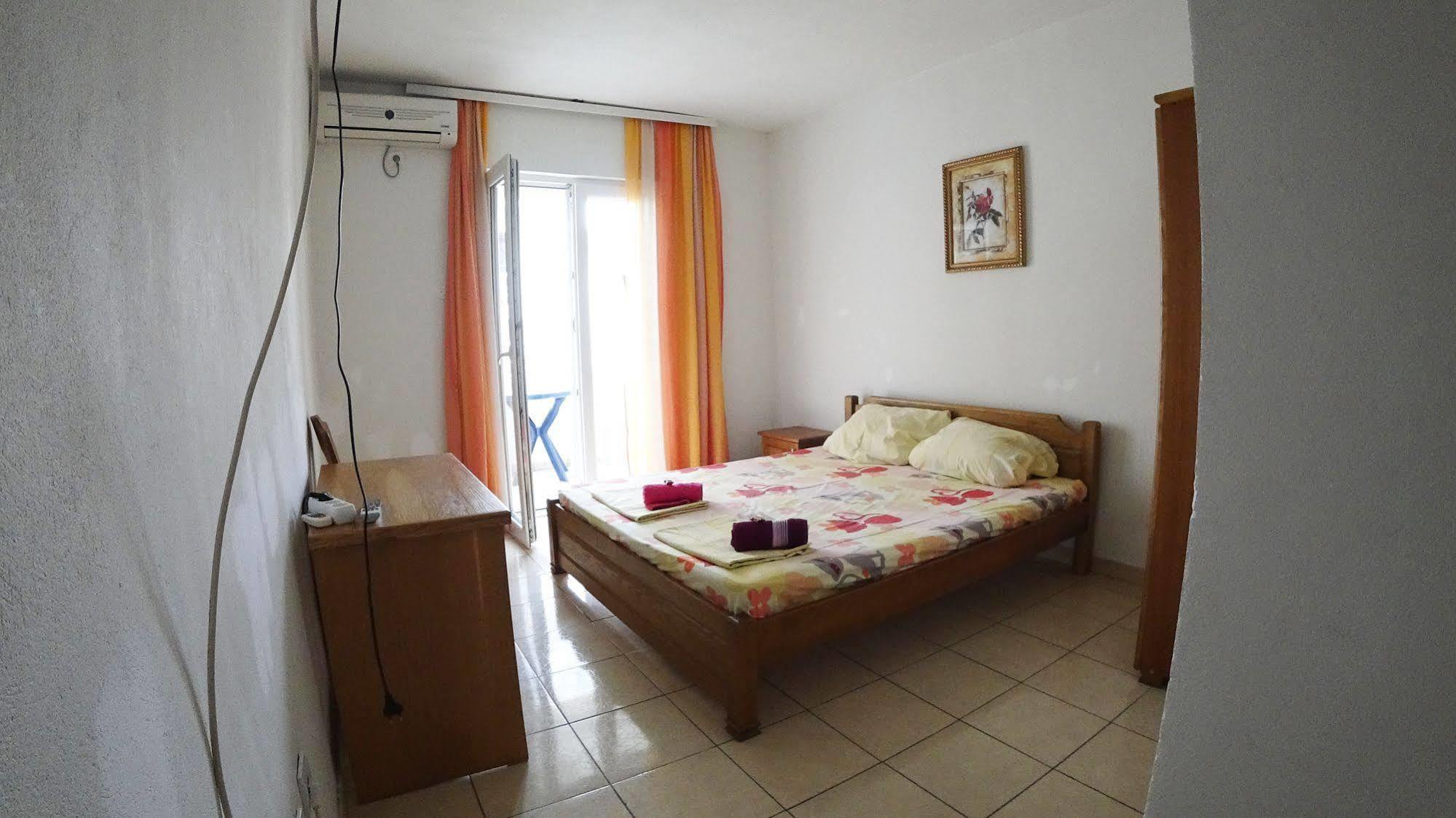 Guesthouse Sun Hostel Будва Екстер'єр фото