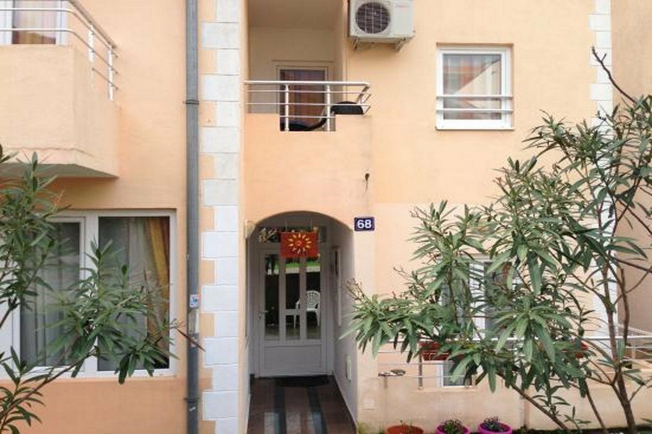 Guesthouse Sun Hostel Будва Екстер'єр фото